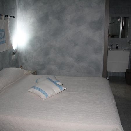 La Pavoncella Bed & Breakfast วิลลาปุตซู ภายนอก รูปภาพ