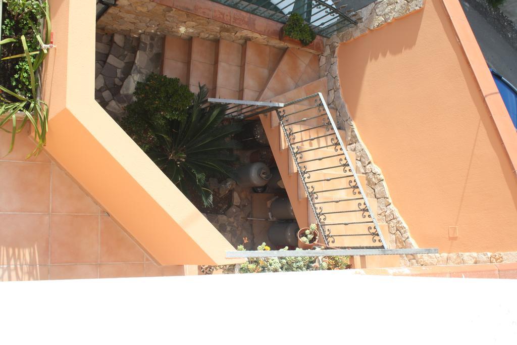 La Pavoncella Bed & Breakfast วิลลาปุตซู ภายนอก รูปภาพ
