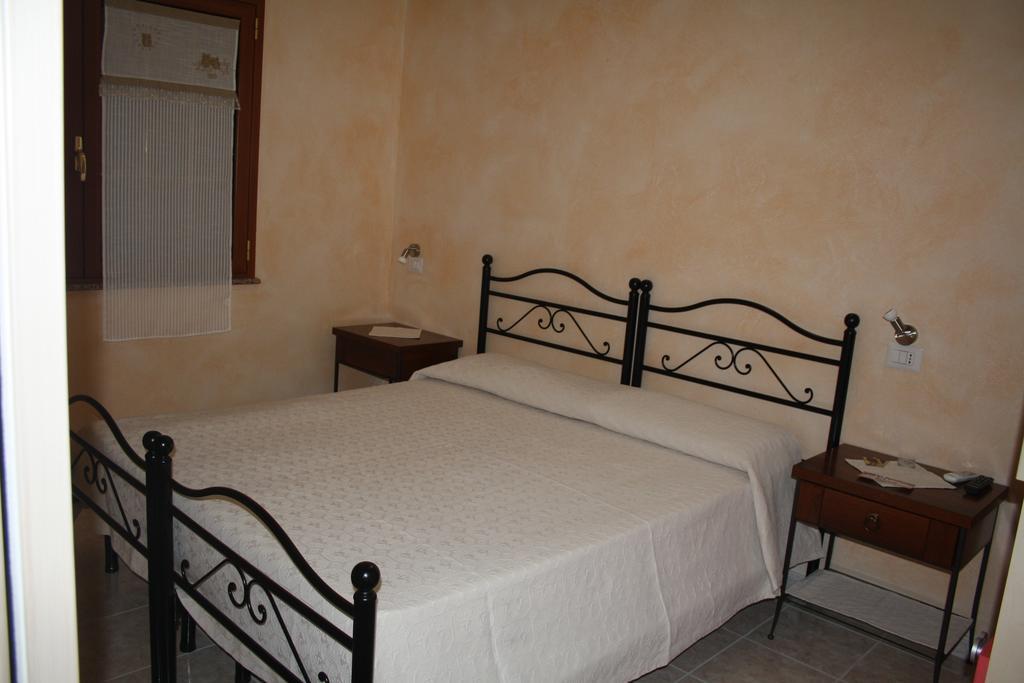 La Pavoncella Bed & Breakfast วิลลาปุตซู ภายนอก รูปภาพ