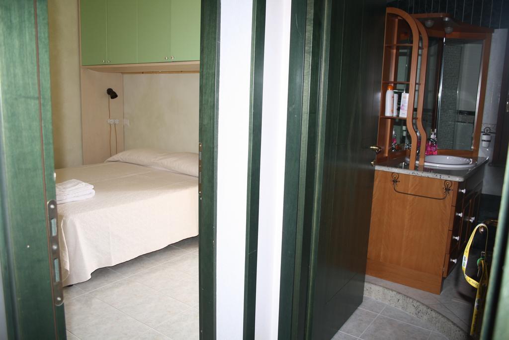 La Pavoncella Bed & Breakfast วิลลาปุตซู ภายนอก รูปภาพ