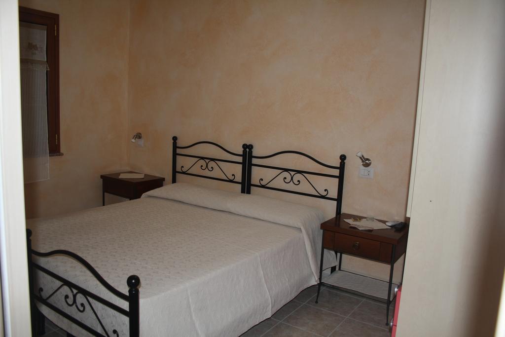 La Pavoncella Bed & Breakfast วิลลาปุตซู ภายนอก รูปภาพ