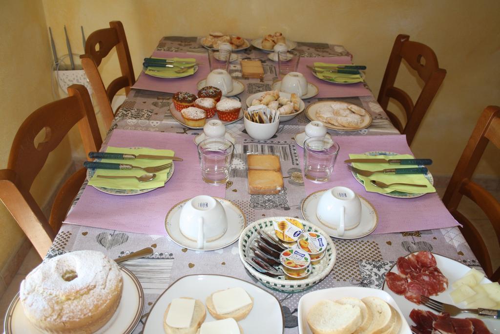 La Pavoncella Bed & Breakfast วิลลาปุตซู ภายนอก รูปภาพ