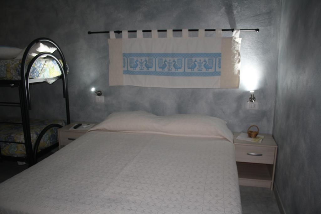 La Pavoncella Bed & Breakfast วิลลาปุตซู ภายนอก รูปภาพ